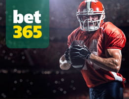 Das Logo von bet365 und eine Spielszene vom American Football.