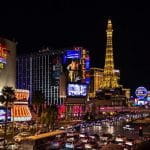 Die Glücksspielmetropole Las Vegas bei Nacht.