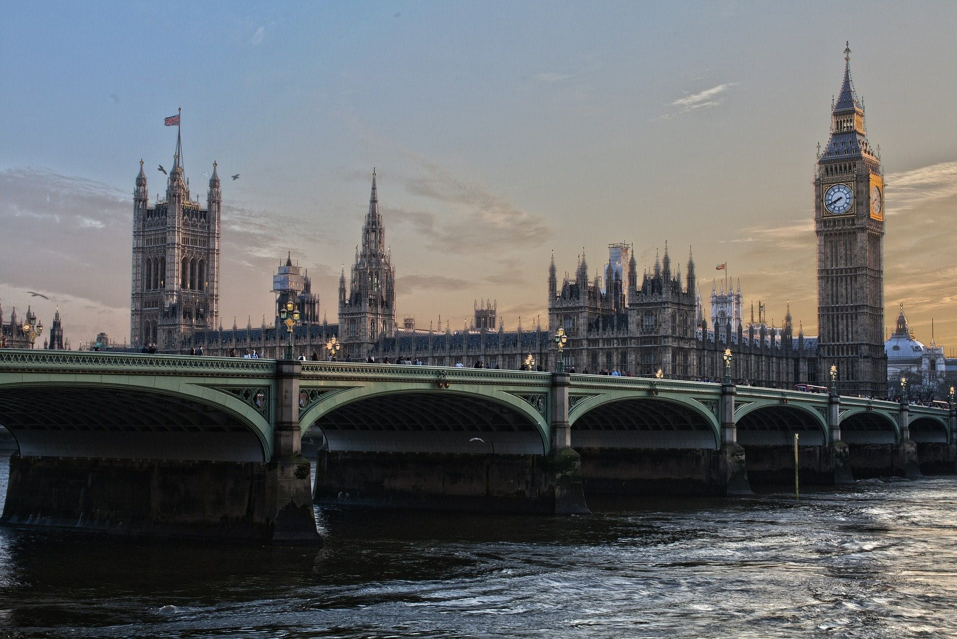 Sicht auf Londoner Parlament.