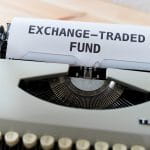 Schreibmaschine mit Worten EXCHANGE – TRADED FUND.