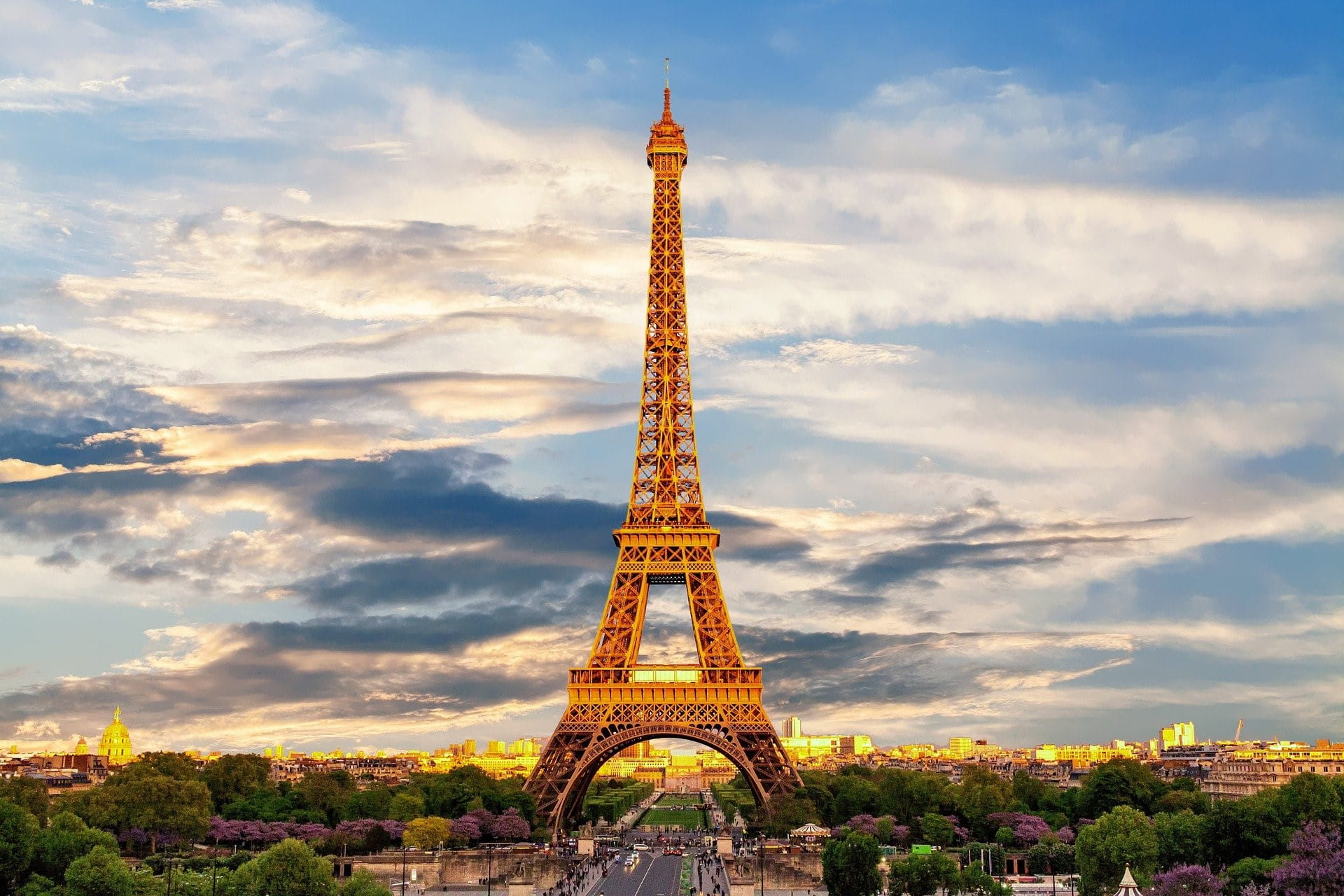 Paris mit seinem Wahrzeichen, dem Eifelturm.