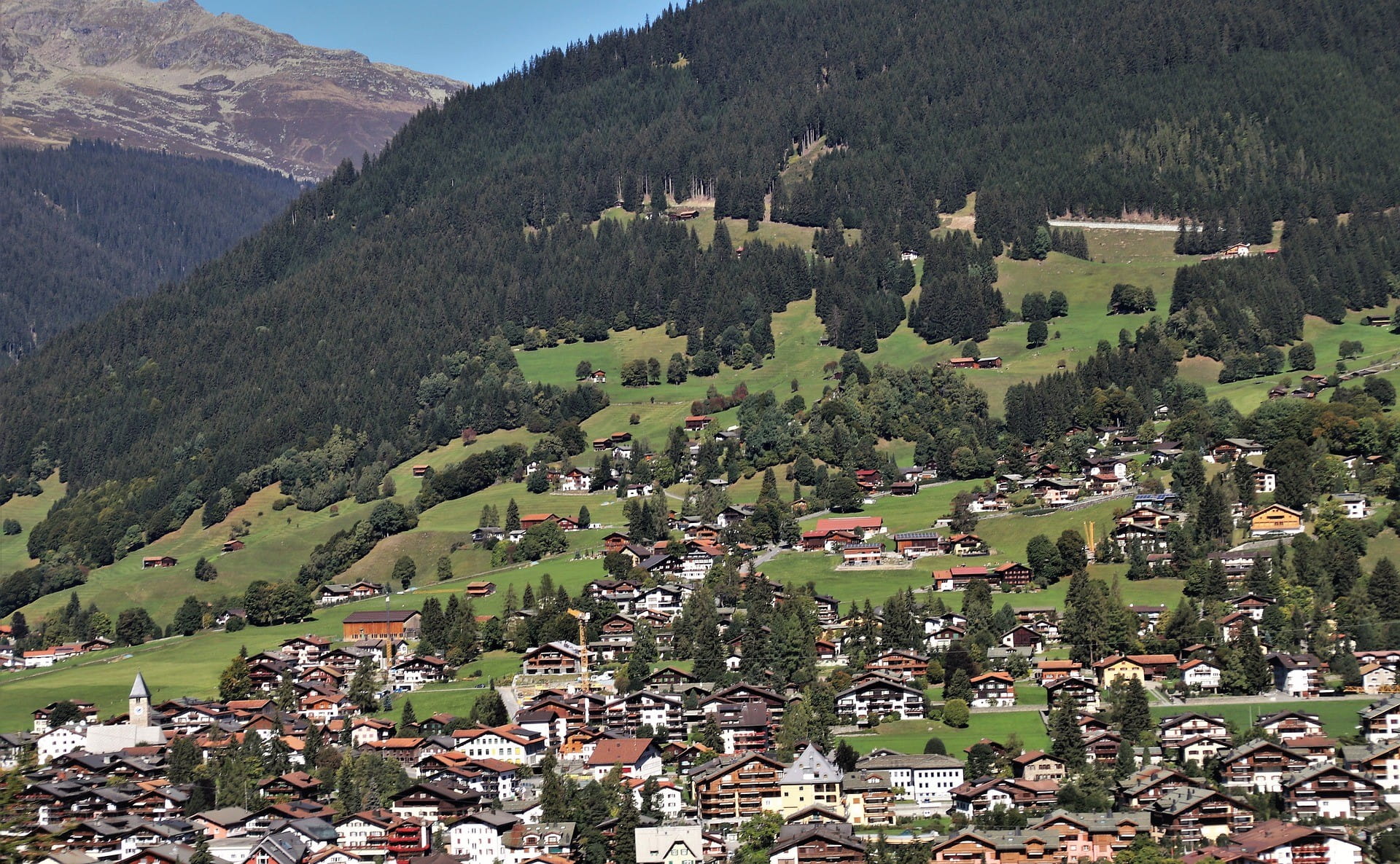 Desa khas Liechtenstein di lereng gunung.