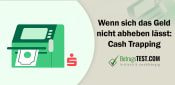 Minimalistische Illustration eines Geldautomaten mit einer Geldfalle und dem Sparkassen-Logo, mit scharfen, klaren Linien und grünen Tönen auf hellem Hintergrund. - Erstellt mit AI durch Betrugstest Prompt.